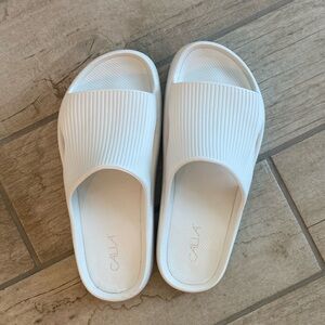Calia by Carrie women’s slides size 10